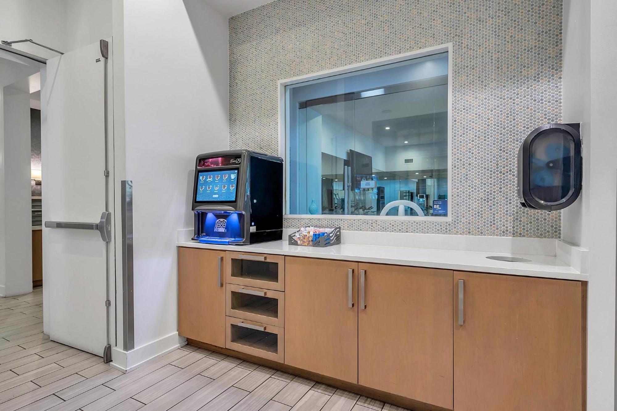 Luxury 1 Bedroom With Den Downtown Tampa Apt - City Views, Rooftop Pool, Workspace Eksteriør billede